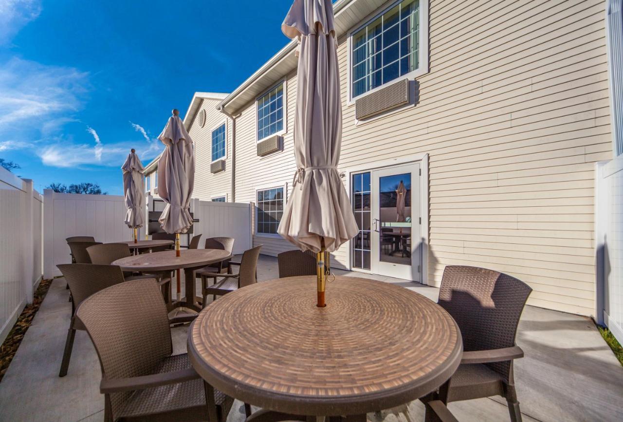 Cobblestone Inn&Suites - Holdrege Extérieur photo